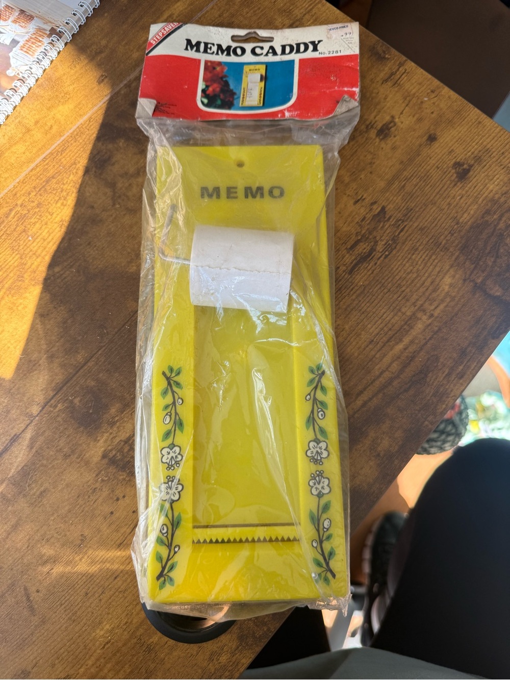 Memo Caddy Wall-Mounted Note Holder - Yellow. NWT